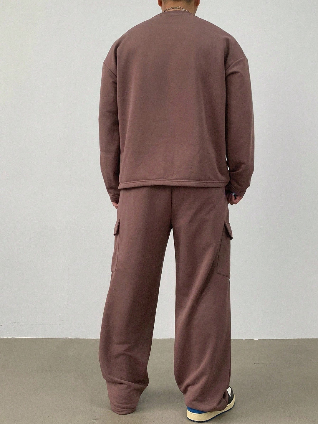 Set with Long Sleeve T-Shirt and Cargo Pants for Men | Ideal for All Seasons