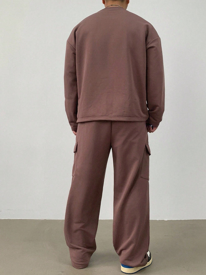 Set with Long Sleeve T-Shirt and Cargo Pants for Men | Ideal for All Seasons