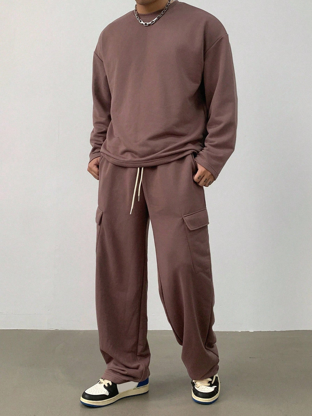 Set with Long Sleeve T-Shirt and Cargo Pants for Men | Ideal for All Seasons