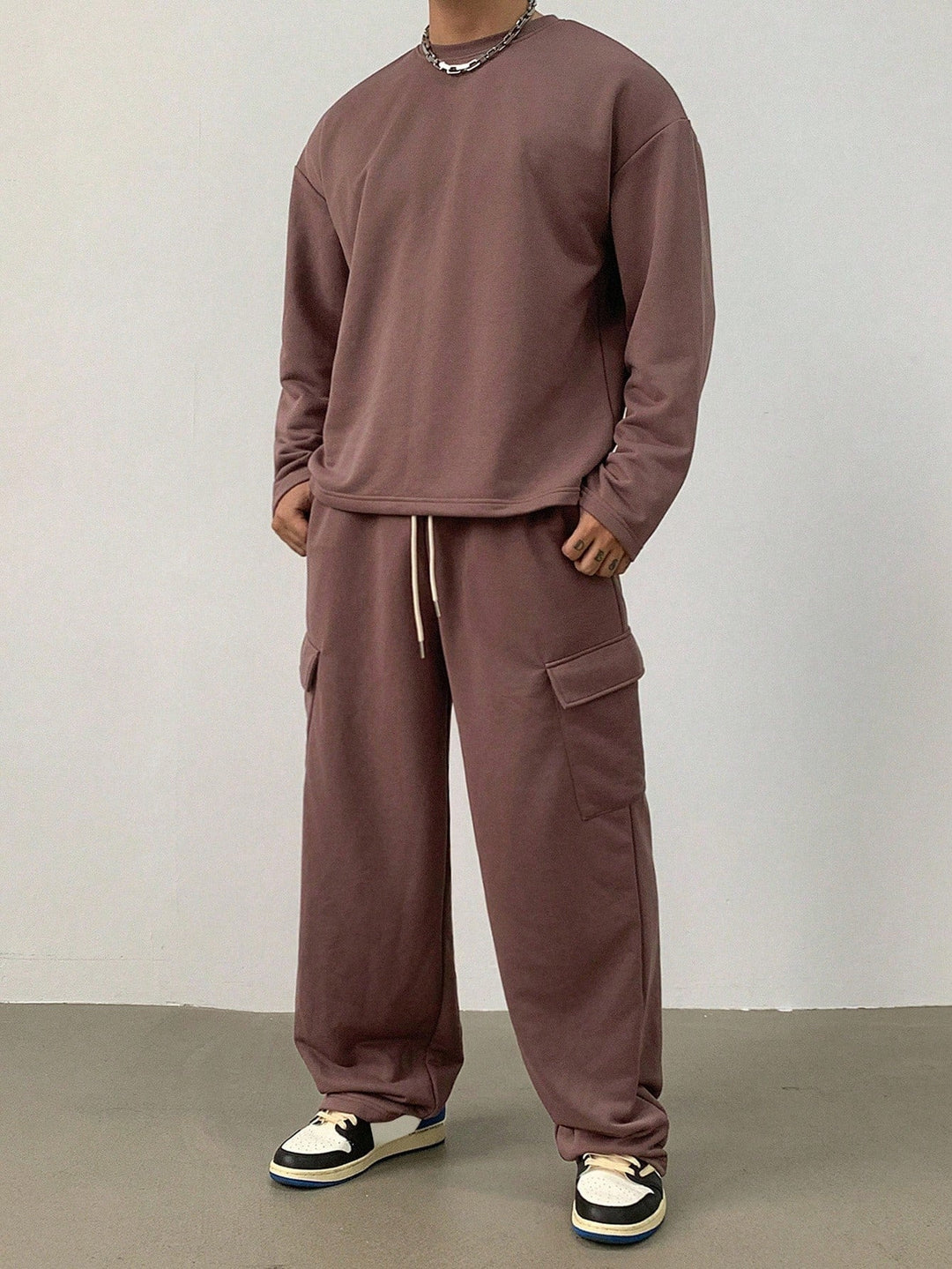 Set with Long Sleeve T-Shirt and Cargo Pants for Men | Ideal for All Seasons