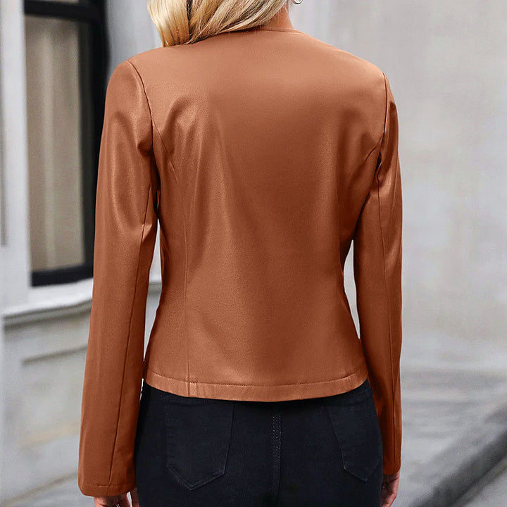 Ivy Manhattan | Blakely s Round Collar