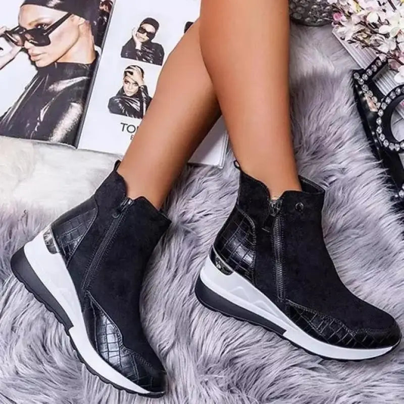 Ivy Manhattan | Statement Piece Sneaker