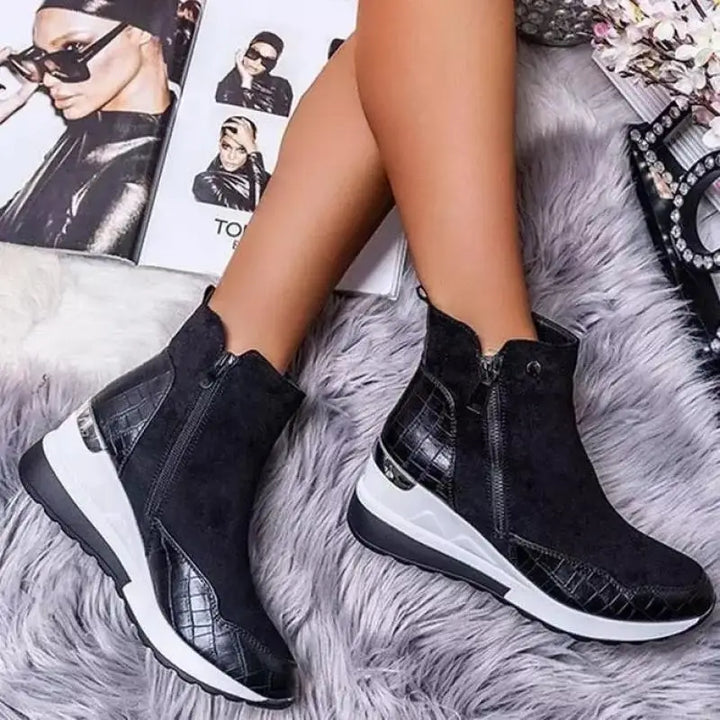 Ivy Manhattan | Statement Piece Sneaker