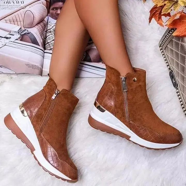 Ivy Manhattan | Statement Piece Sneaker