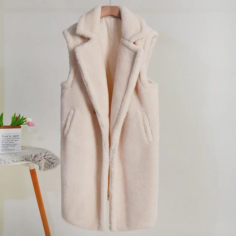 Ivy Manhattan | Petronella s Sleeveless Coat