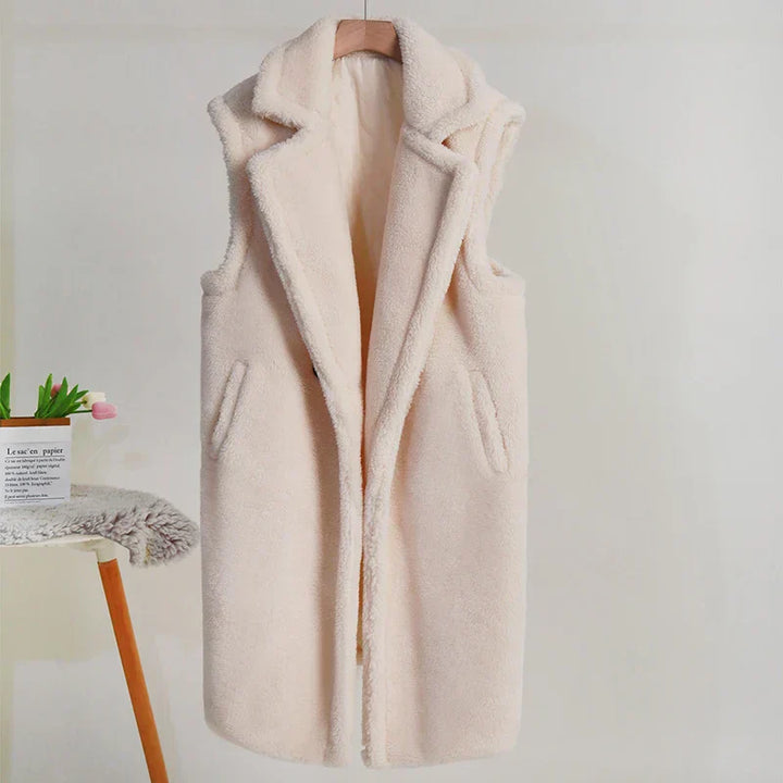 Ivy Manhattan | Petronella s Sleeveless Coat