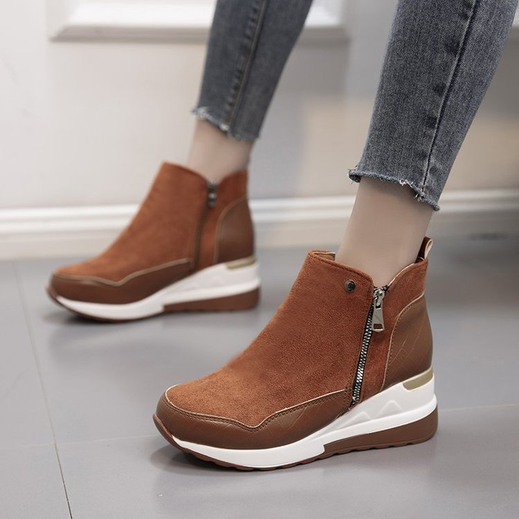 Ivy Manhattan | Statement Piece Sneaker