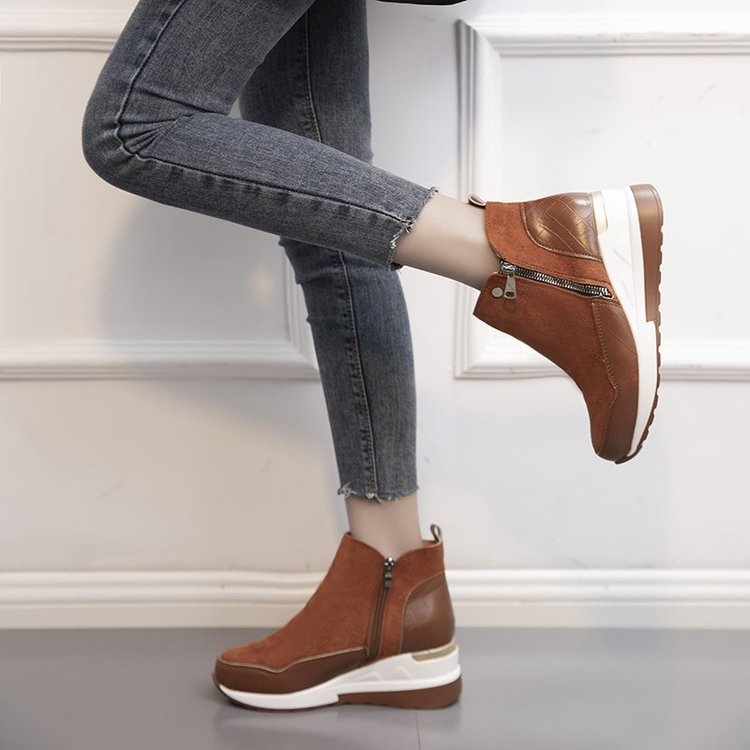 Ivy Manhattan | Statement Piece Sneaker