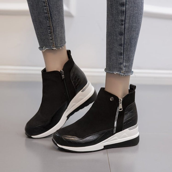 Ivy Manhattan | Statement Piece Sneaker