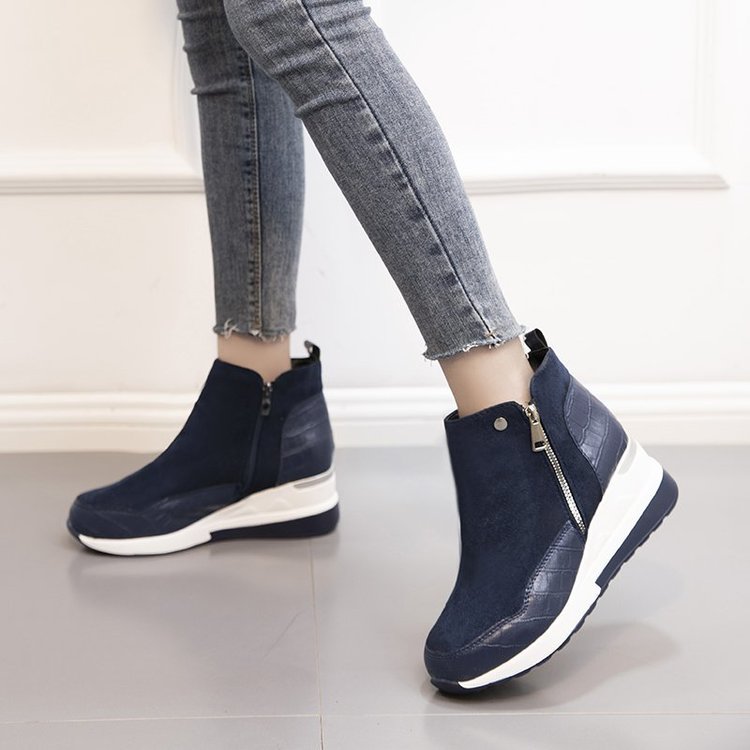 Ivy Manhattan | Statement Piece Sneaker