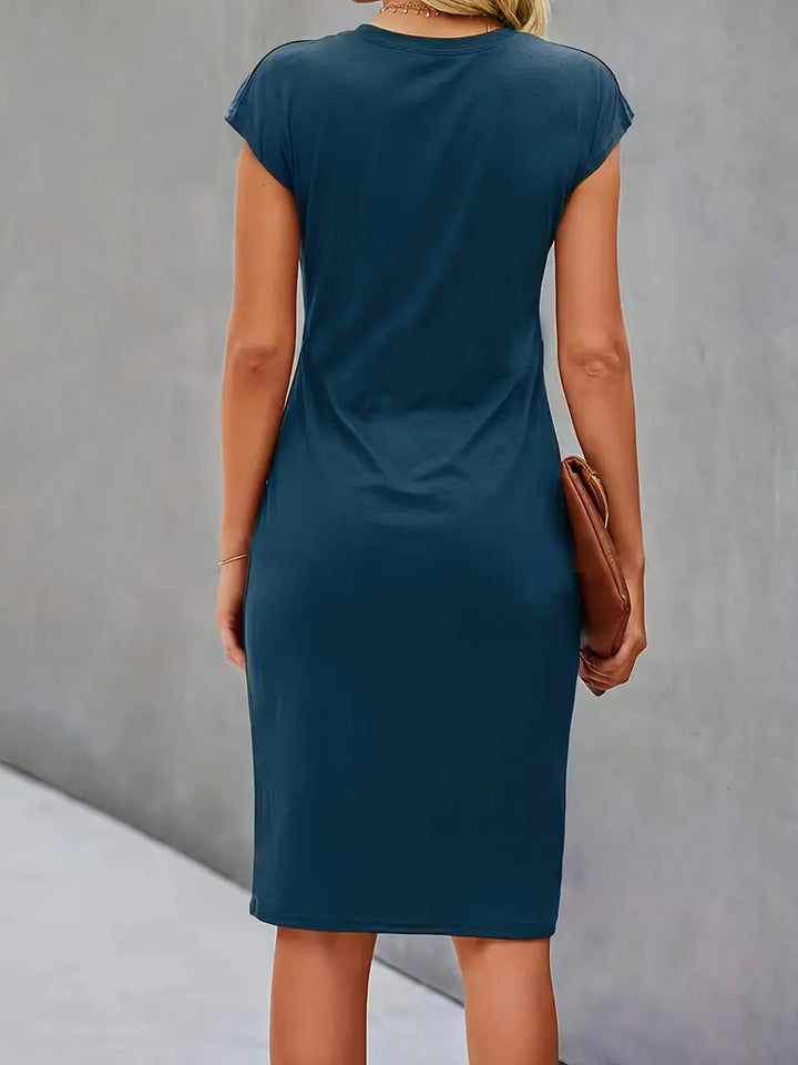 Ivy Manhattan | Aella Elegant Midi Dress