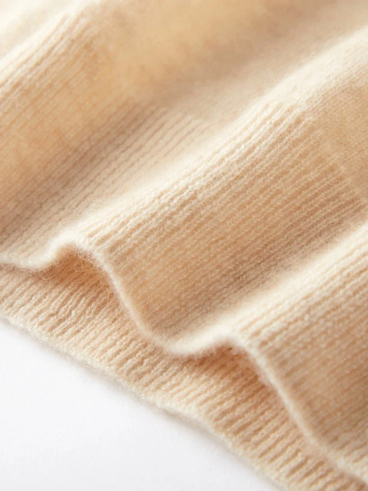 Ivy Manhattan | Ivanna Quinn Cashmere Neck