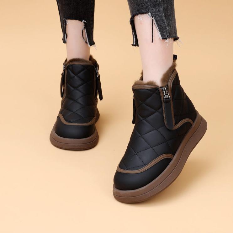 Ivy Manhattan | Boots