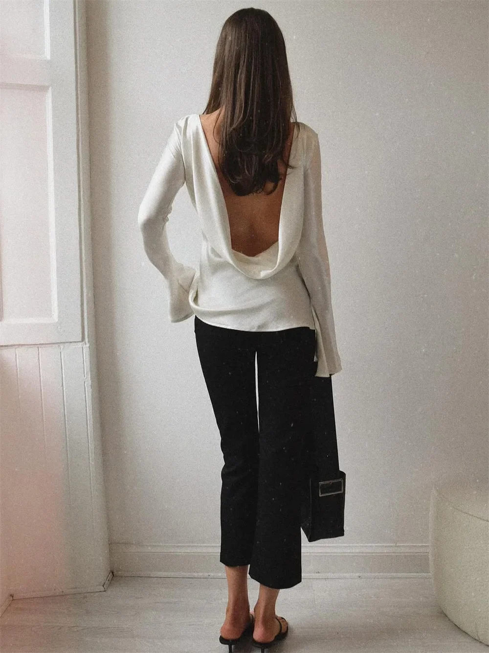 Ivy Manhattan | Satin Long-Sleeve Top