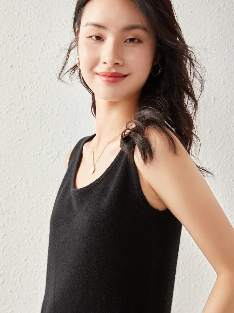 Ivy Manhattan | Ivanna Quinn Cashmere Neck