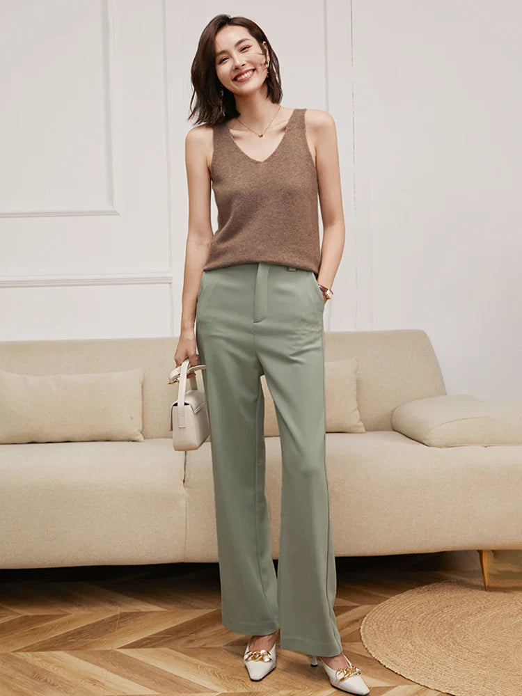 Ivy Manhattan | Ivanna Quinn Cashmere Neck