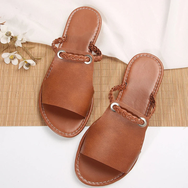 Ivy Manhattan | Refined Style Sandal