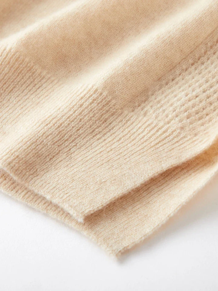 Ivy Manhattan | Ivanna Quinn Cashmere Neck
