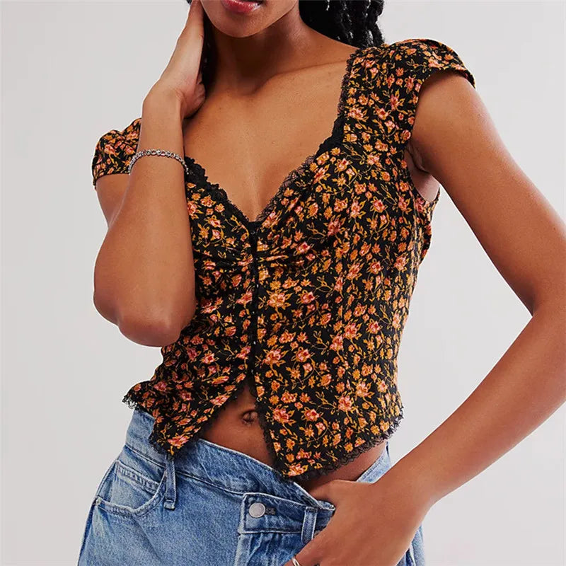Ivy Manhattan | Elowen Floral Ruche Crop