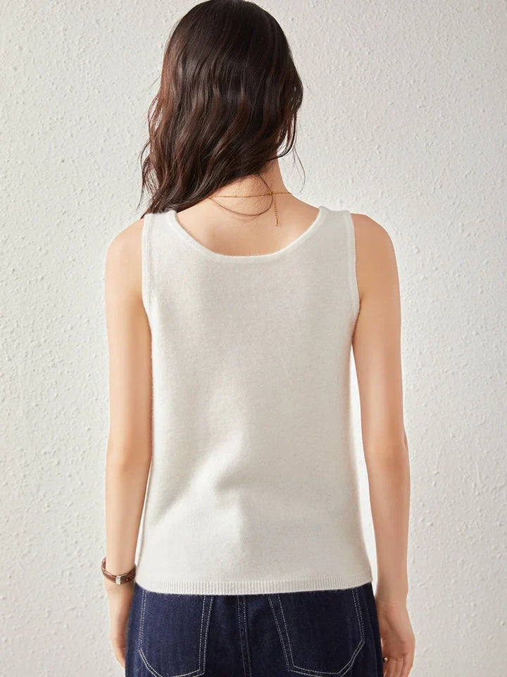 Ivy Manhattan | Ivanna Quinn Cashmere Neck