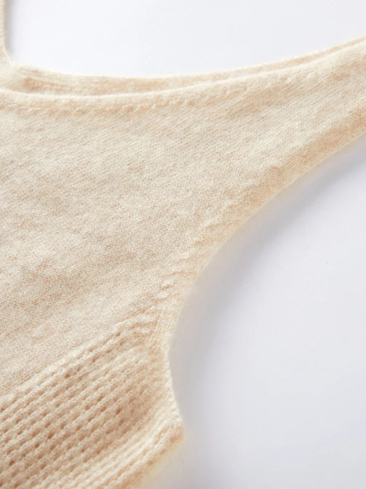 Ivy Manhattan | Ivanna Quinn Cashmere Neck
