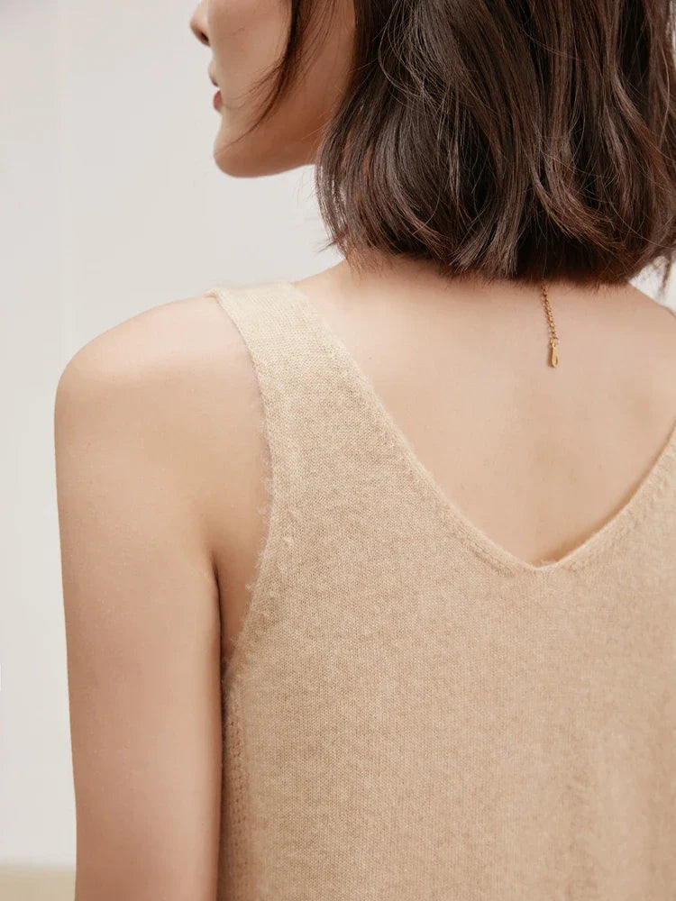 Ivy Manhattan | Ivanna Quinn Cashmere Neck