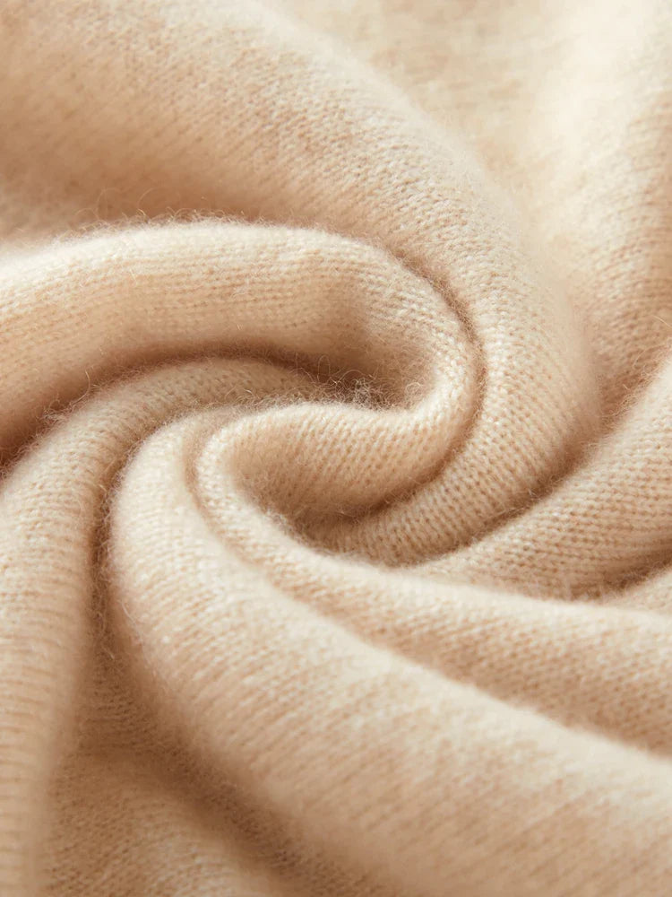 Ivy Manhattan | Ivanna Quinn Cashmere Neck