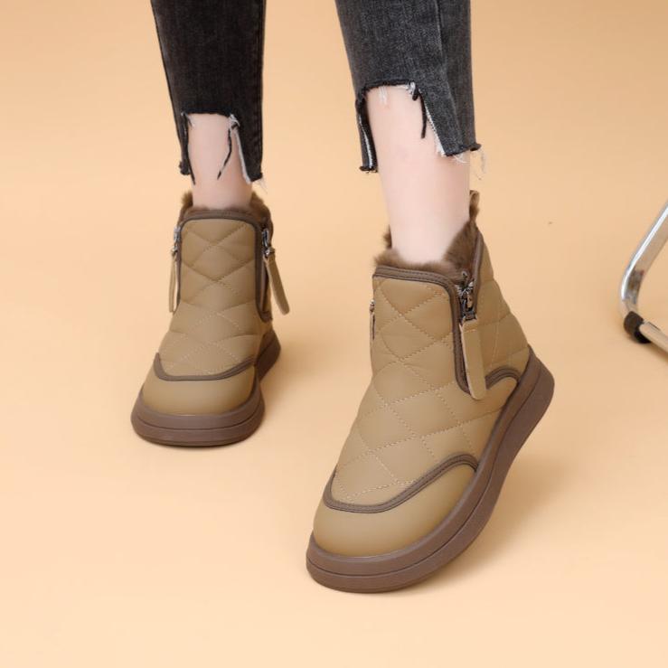 Ivy Manhattan | Boots