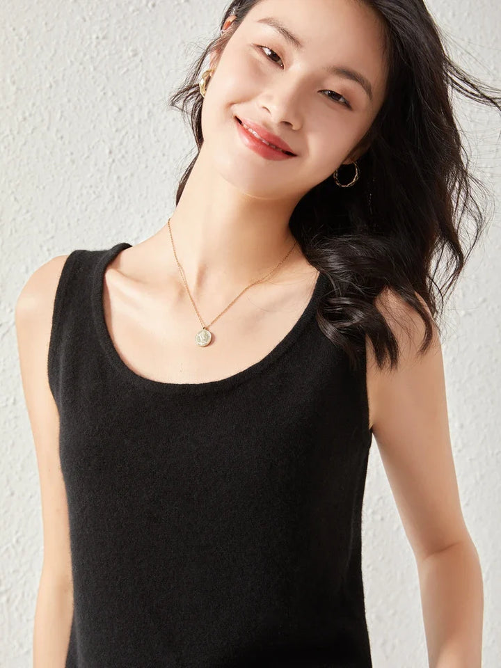 Ivy Manhattan | Ivanna Quinn Cashmere Neck