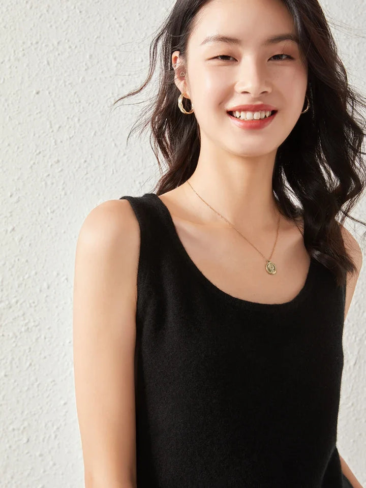 Ivy Manhattan | Ivanna Quinn Cashmere Neck
