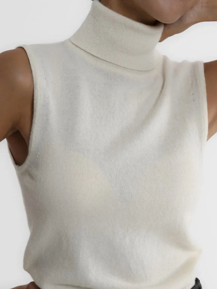Ivy Manhattan | Marenton High Neck Vest