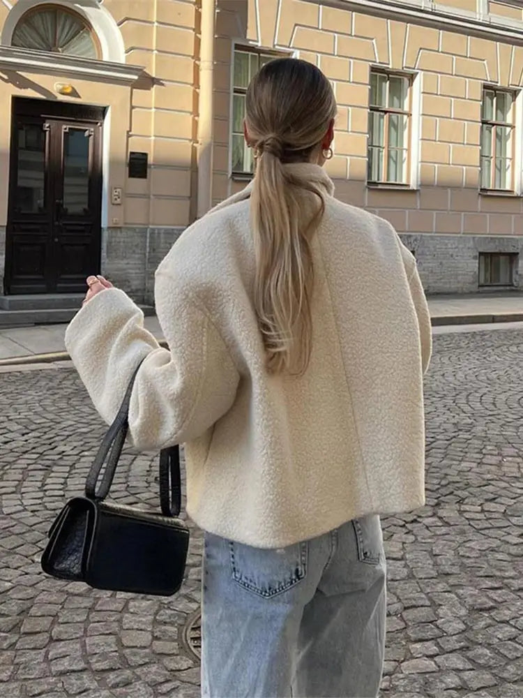 Nereida | Short zip-up jacket with notched collar for women