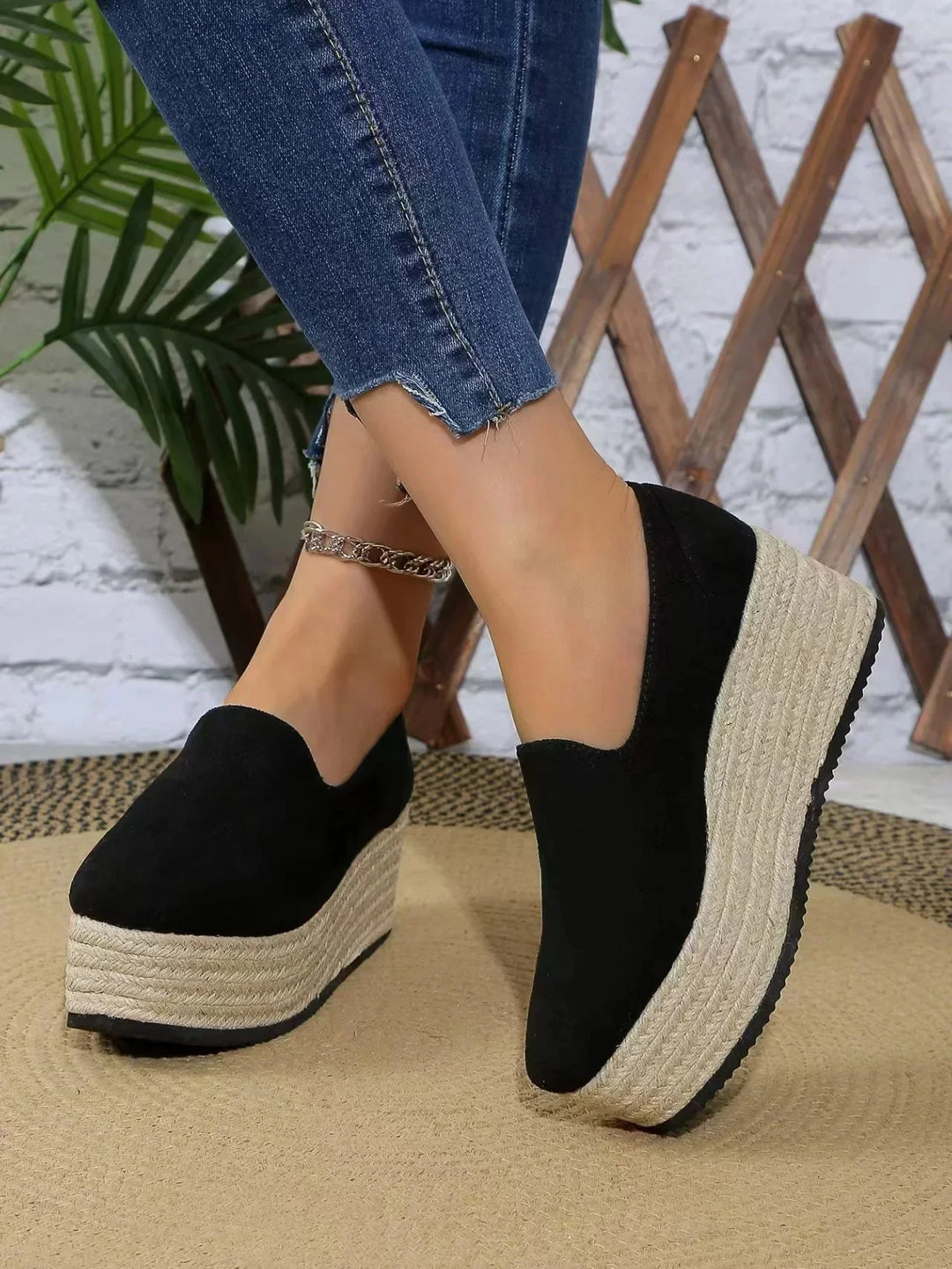 Ivy Manhattan | Unique Rise Platforms