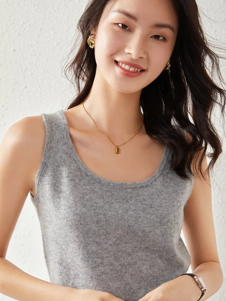 Ivy Manhattan | Ivanna Quinn Cashmere Neck