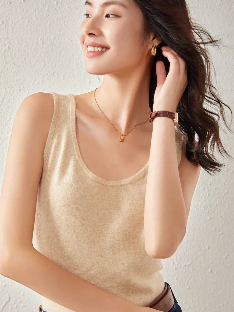 Ivy Manhattan | Ivanna Quinn Cashmere Neck