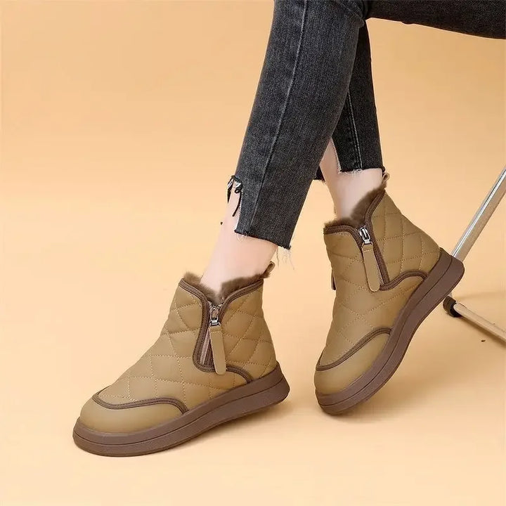 Ivy Manhattan | Boots