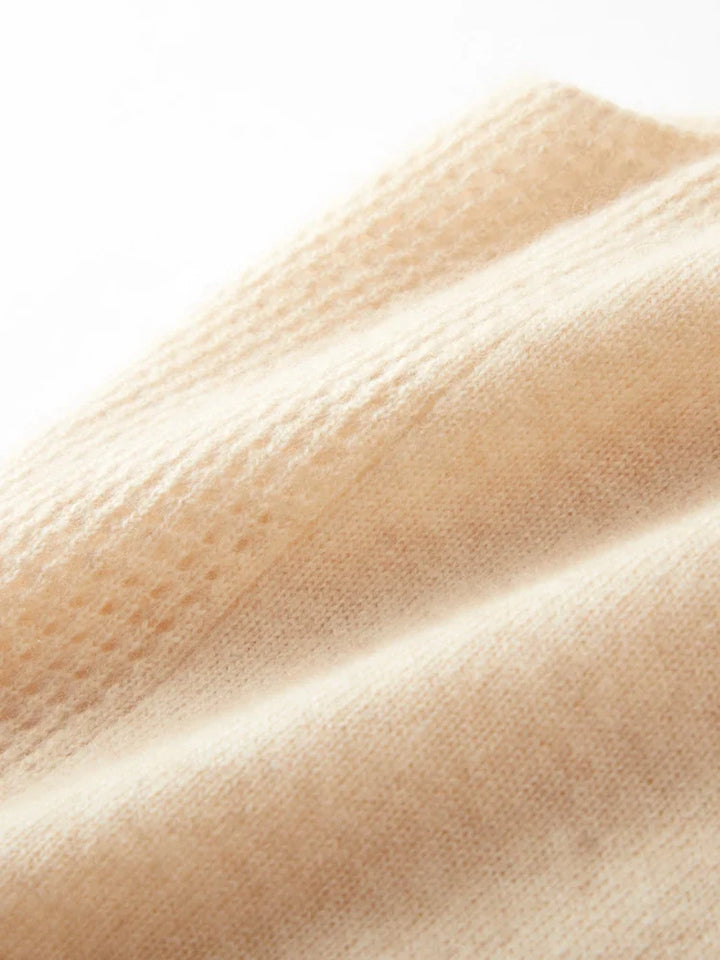 Ivy Manhattan | Ivanna Quinn Cashmere Neck