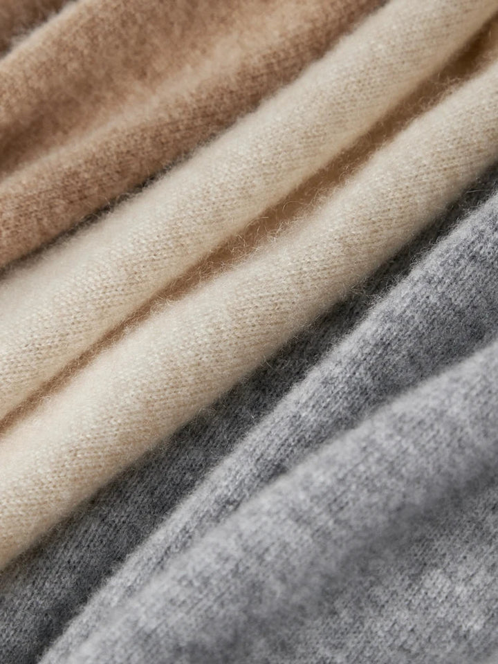 Ivy Manhattan | Ivanna Quinn Cashmere Neck