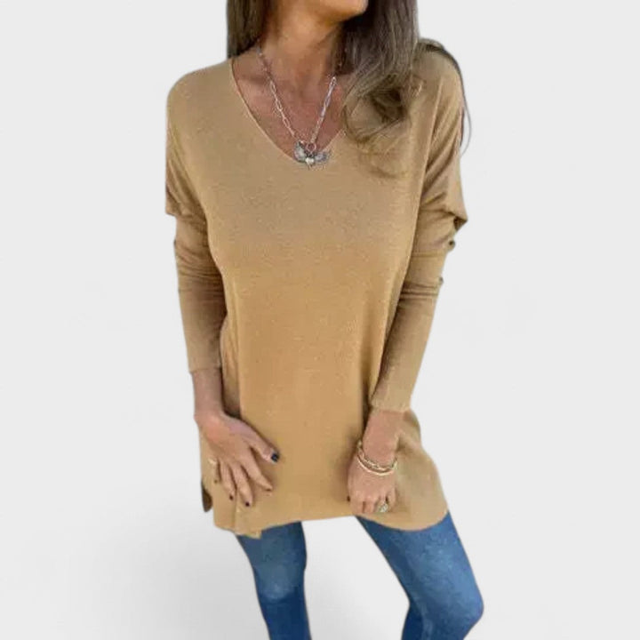 Ivy Manhattan | V-Neck