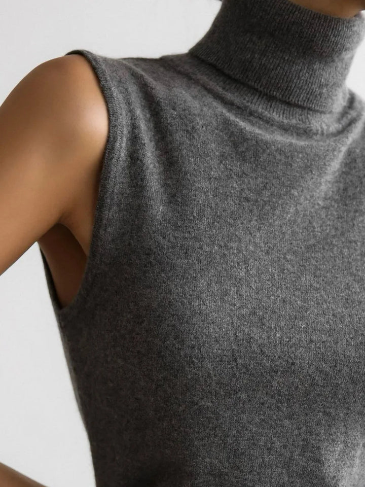 Ivy Manhattan | Marenton High Neck Vest