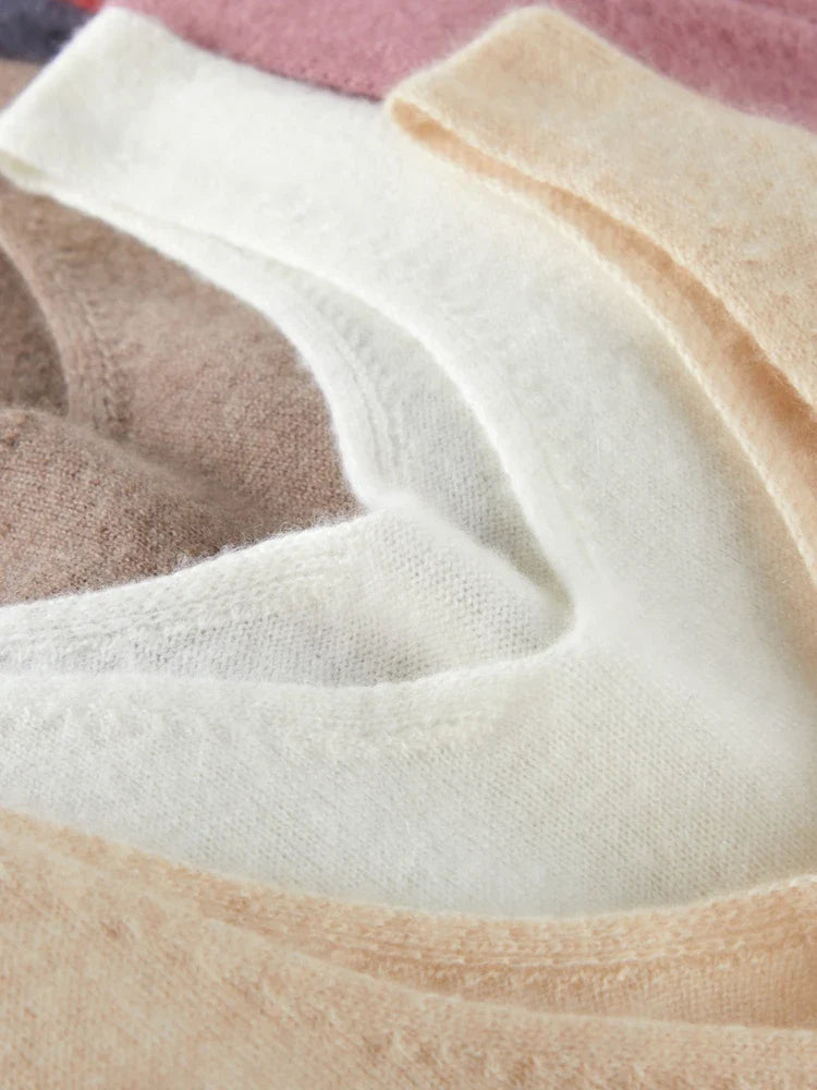 Ivy Manhattan | Ivanna Quinn Cashmere Neck