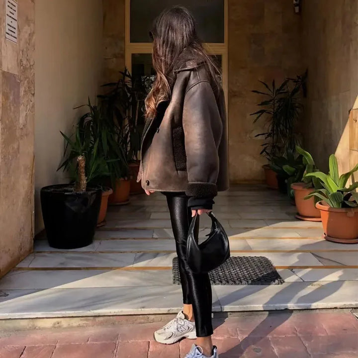 Auralith | Women's Winter Jacket with Wide Collar and Button Closure