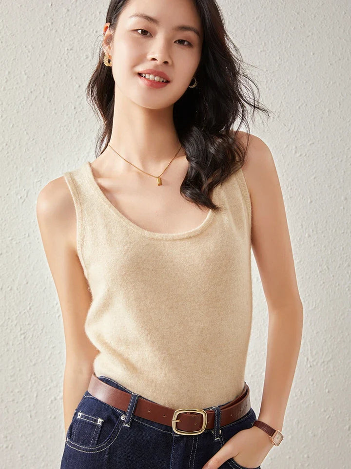 Ivy Manhattan | Ivanna Quinn Cashmere Neck