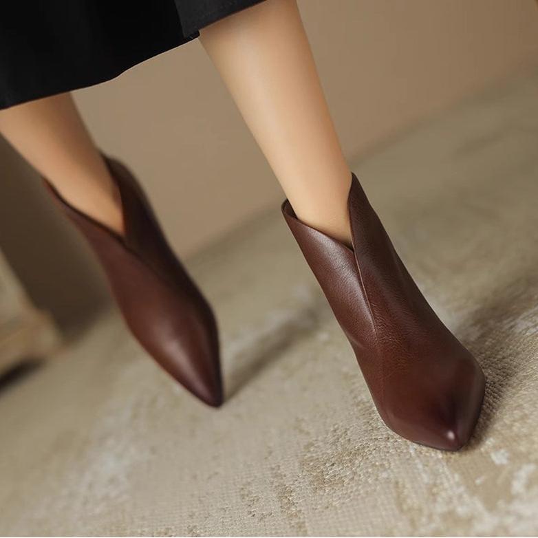 Ivy Manhattan | Boots