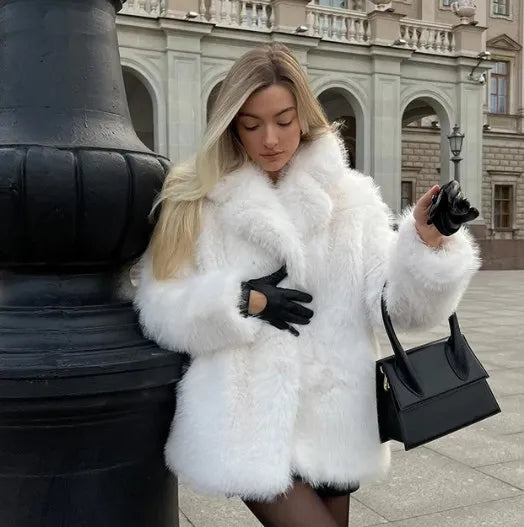 Ivy Manhattan | Camryn Elegant Coat Timeless