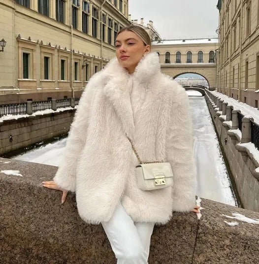 Ivy Manhattan | Camryn Elegant Coat Timeless