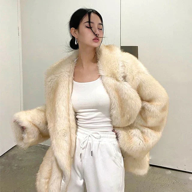 Ivy Manhattan | Camryn Elegant Coat Timeless