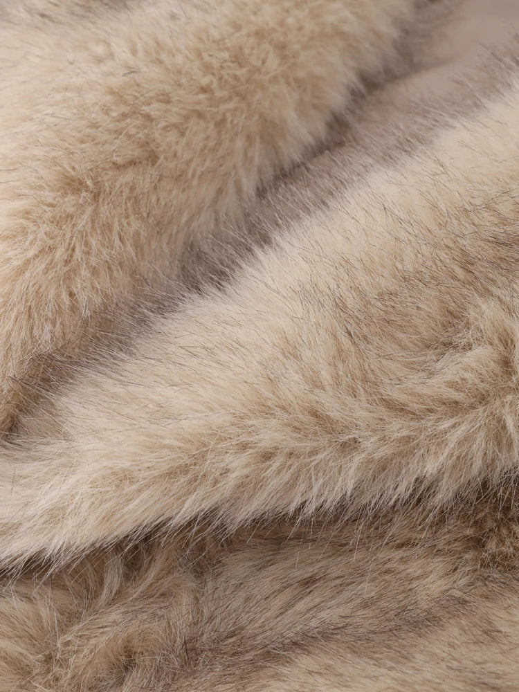 Ivy Manhattan | Camryn Elegant Coat Timeless