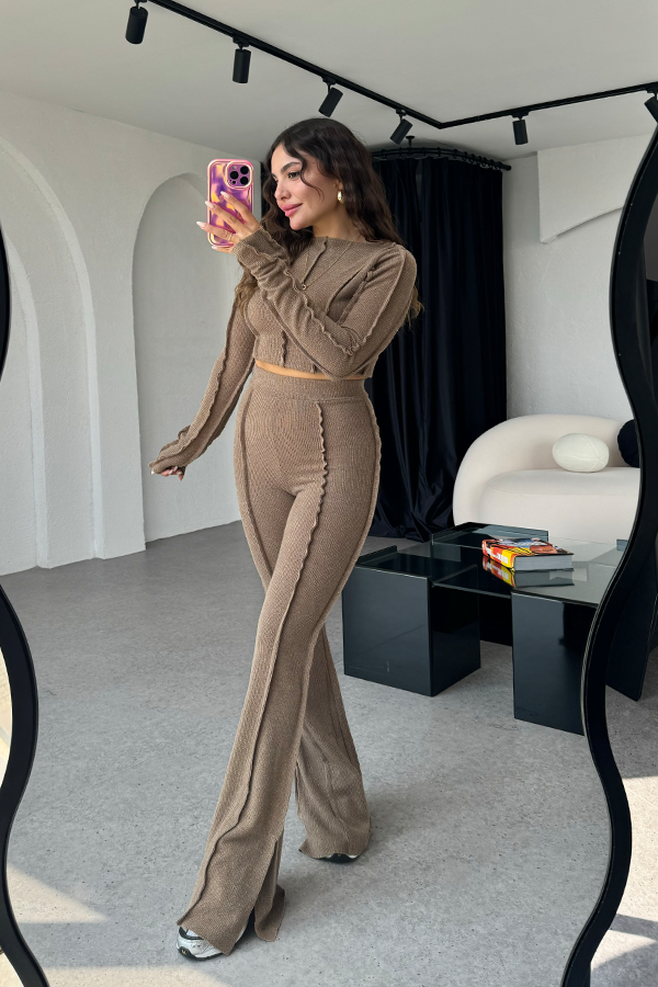 Alvilda | Women's Cropped Long Sleeve Two-Piece Set