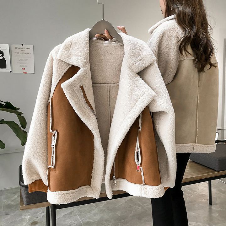 Ivy Manhattan | Valeria Oversized Elegant Plush